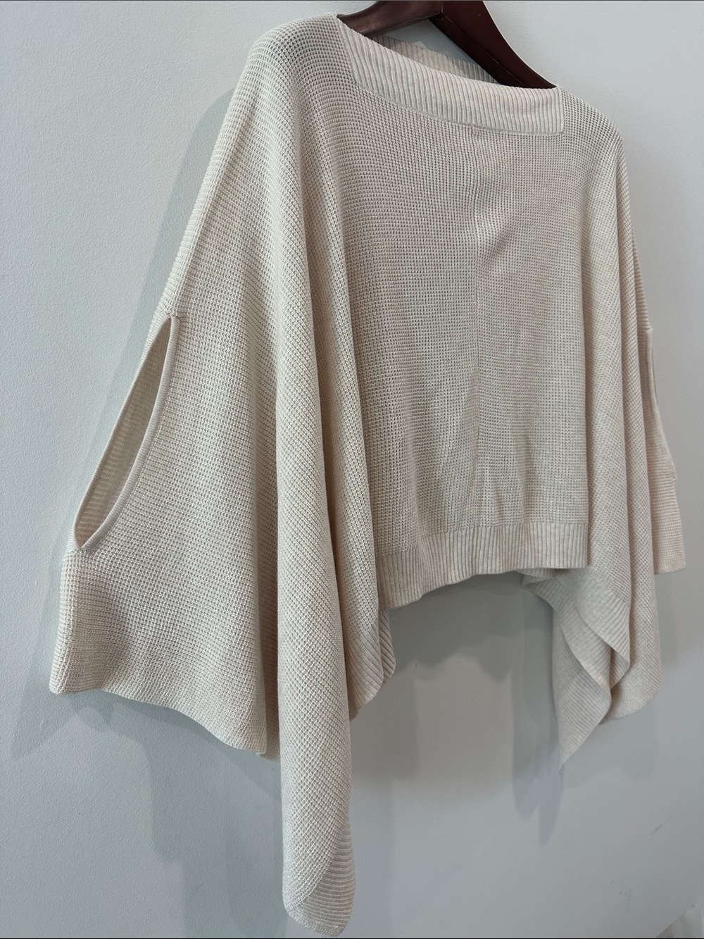 Lululemon Forward Flow Poncho - Picture 2 of 7